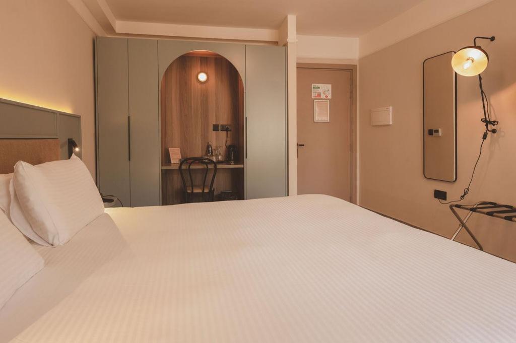 Maria Rosa Suites Victoria Exterior photo